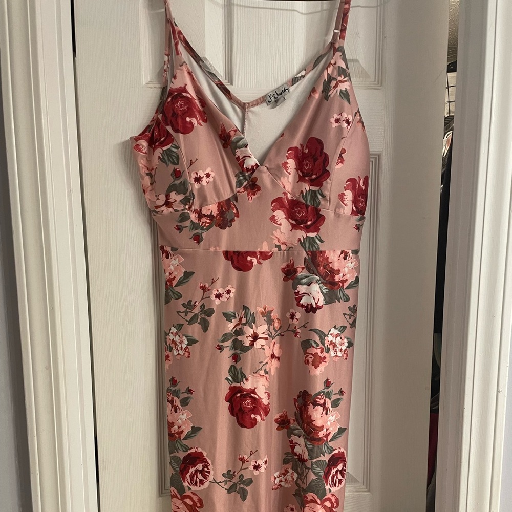Cute above the knees dress.